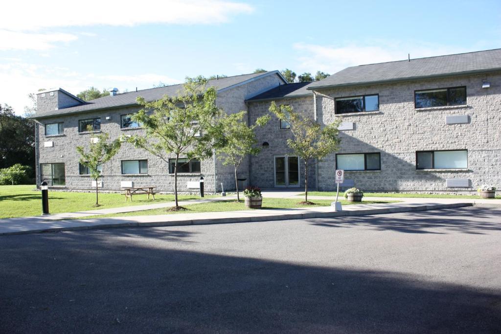 Residence & Conference Centre - Броквил Екстериор снимка